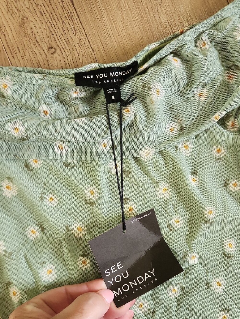 NWT ASee You Monday Green Daisy Print Dress - Picture 2 of 4